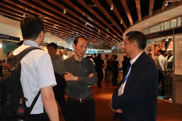 先進纖維材料研發(fā)與應用發(fā)展戰(zhàn)略論壇在青島舉行